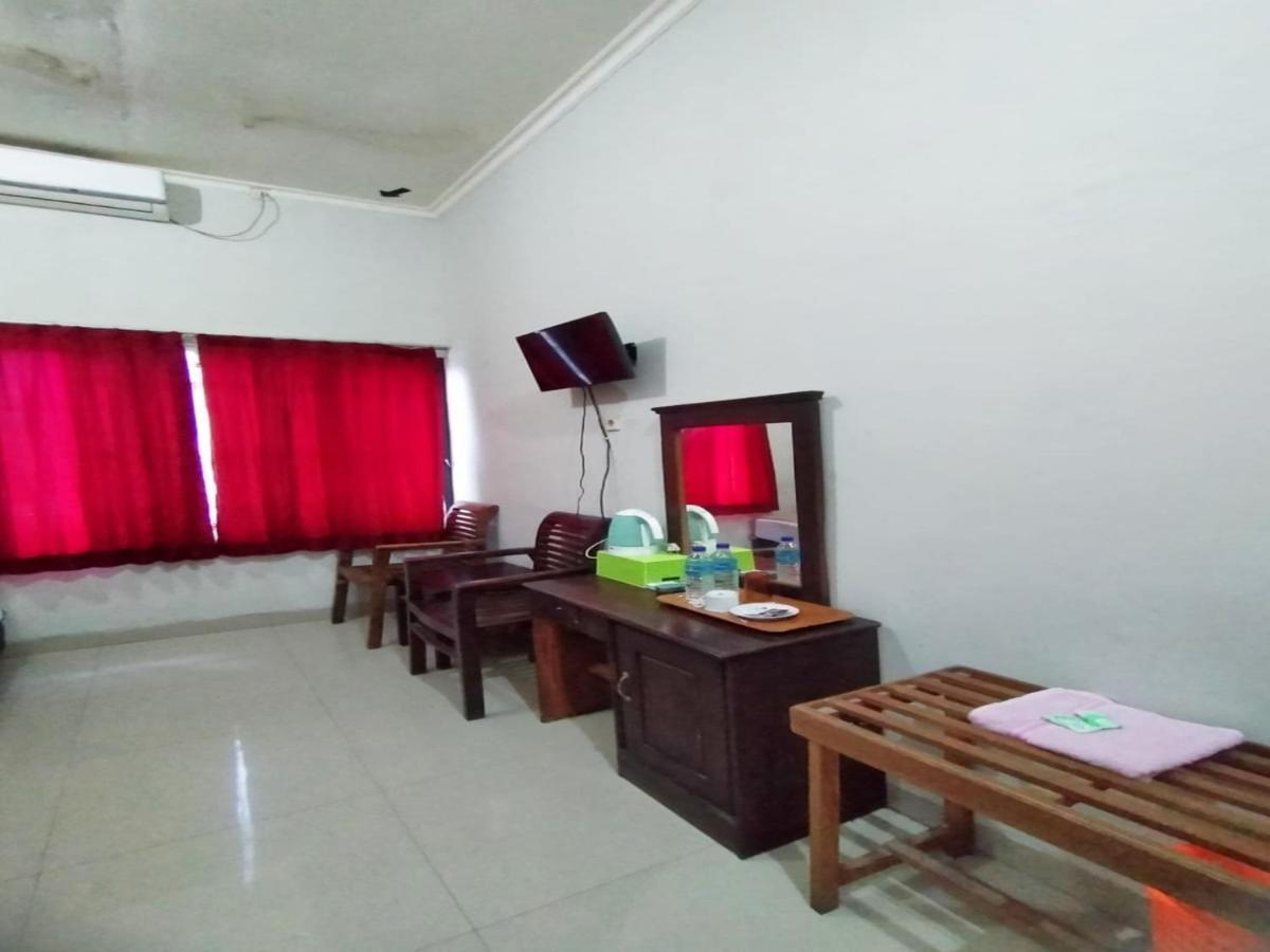 Reddoorz At Hotel Nuansa Ngawi Buitenkant foto