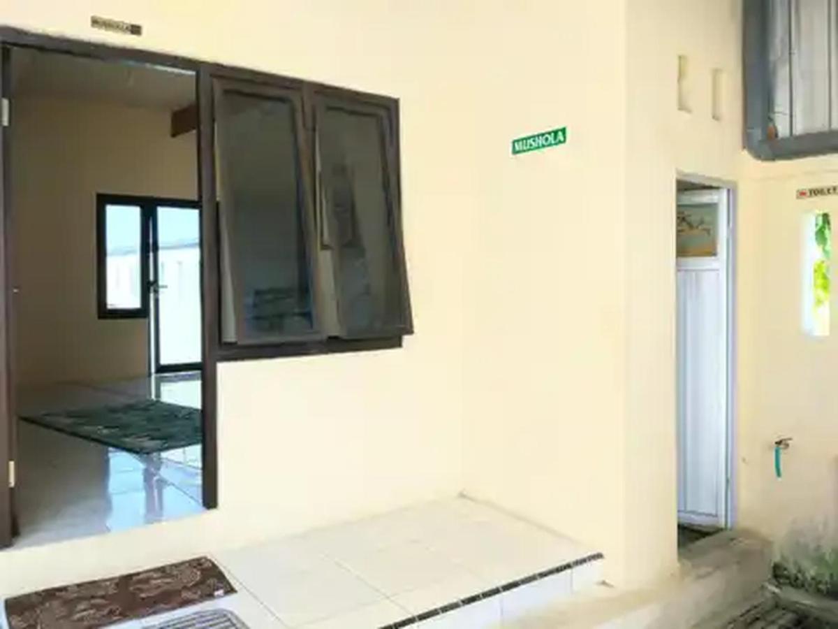 Reddoorz At Hotel Nuansa Ngawi Buitenkant foto