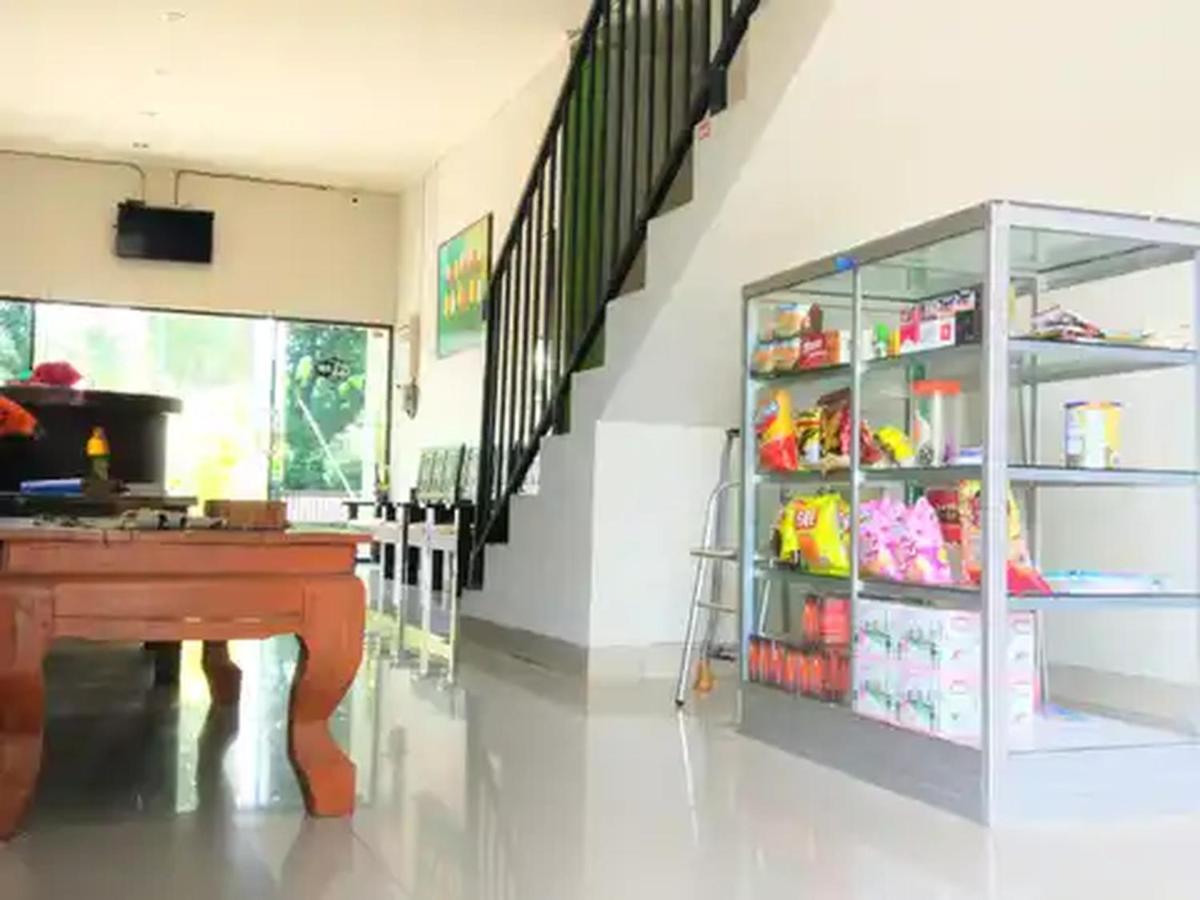 Reddoorz At Hotel Nuansa Ngawi Buitenkant foto