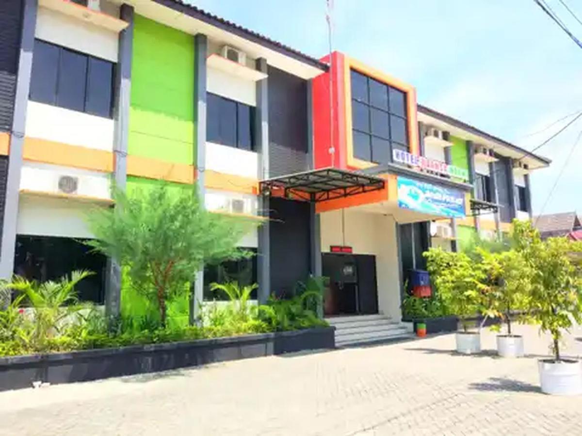 Reddoorz At Hotel Nuansa Ngawi Buitenkant foto