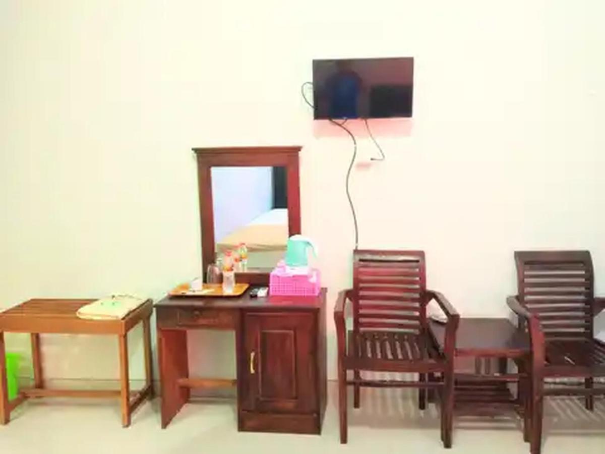Reddoorz At Hotel Nuansa Ngawi Buitenkant foto