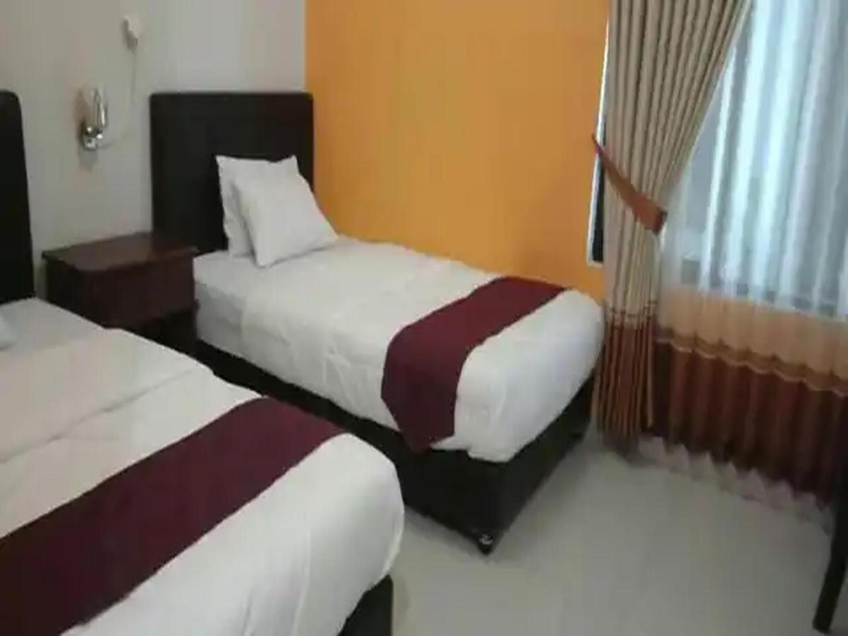 Reddoorz At Hotel Nuansa Ngawi Buitenkant foto
